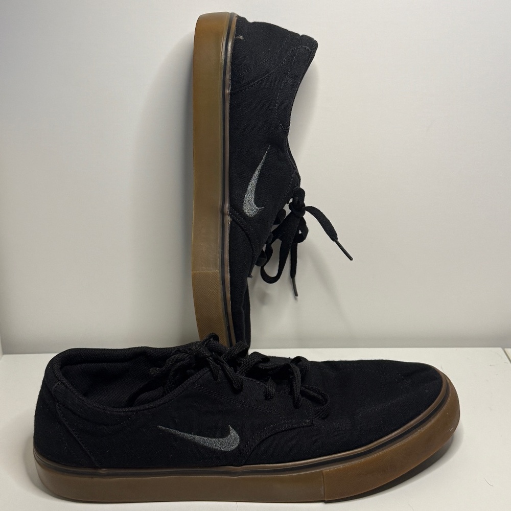 Nike SB Clutch Black Gum Skate Shoes Mens 11.5 Sneakers 729825-004